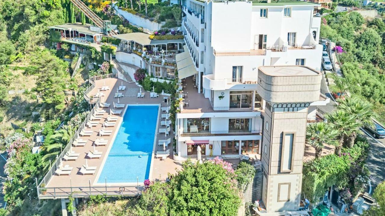 Hotel Antares Letojanni Luaran gambar
