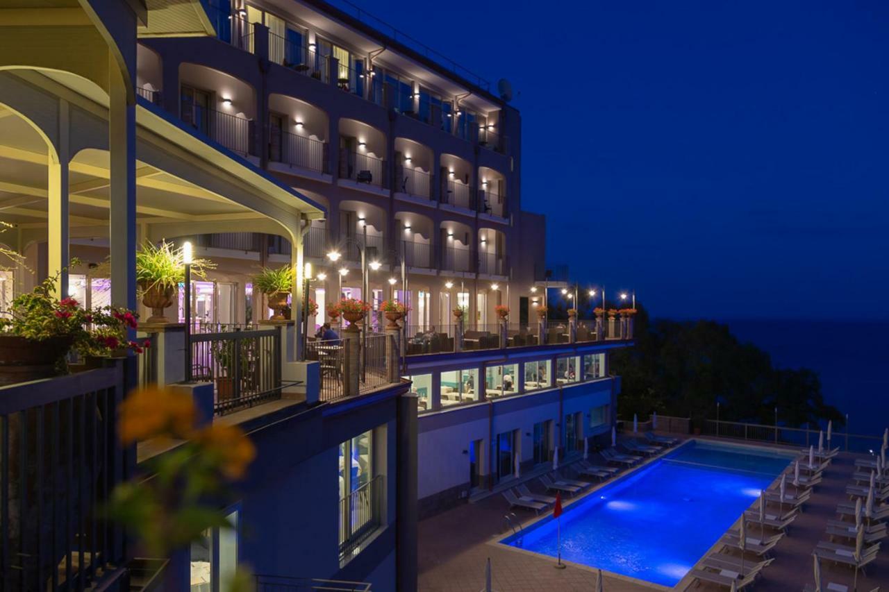 Hotel Antares Letojanni Luaran gambar
